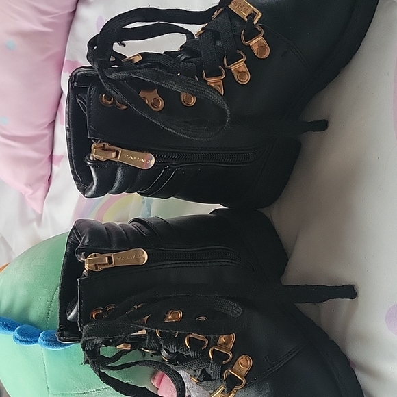 Black Tahari boots, GUC🎉🖤🎊 - Picture 8 of 14